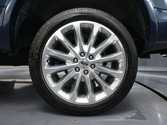 Used 2018 Blue Ford Limited image 14
