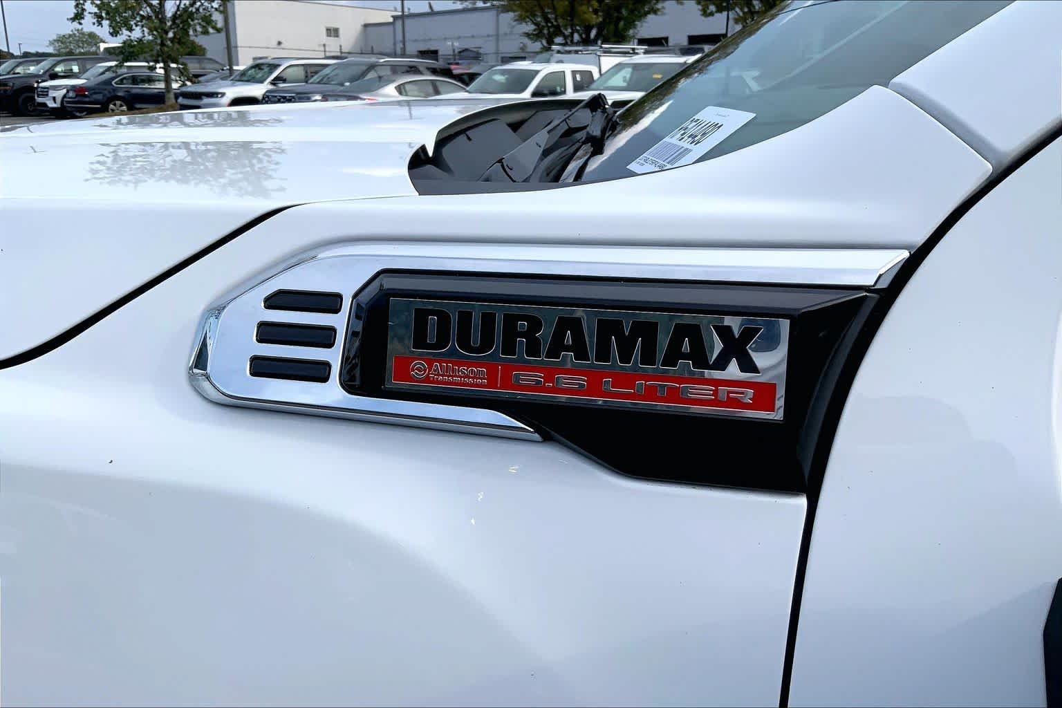 Used 2024 Summit White GMC Pro image 10