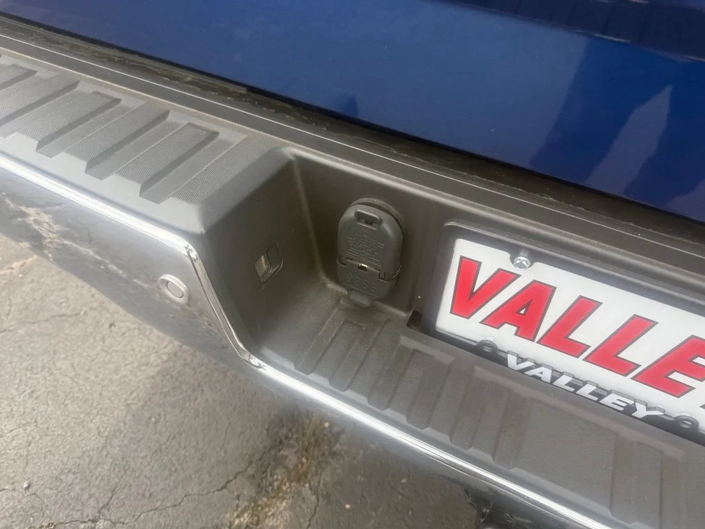 Used 2016 Blue GMC SLT image 36