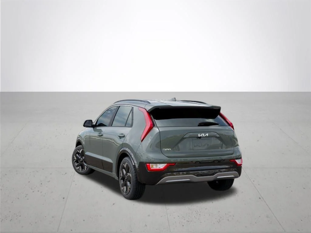 New 2026 Green Kia Wind image 4