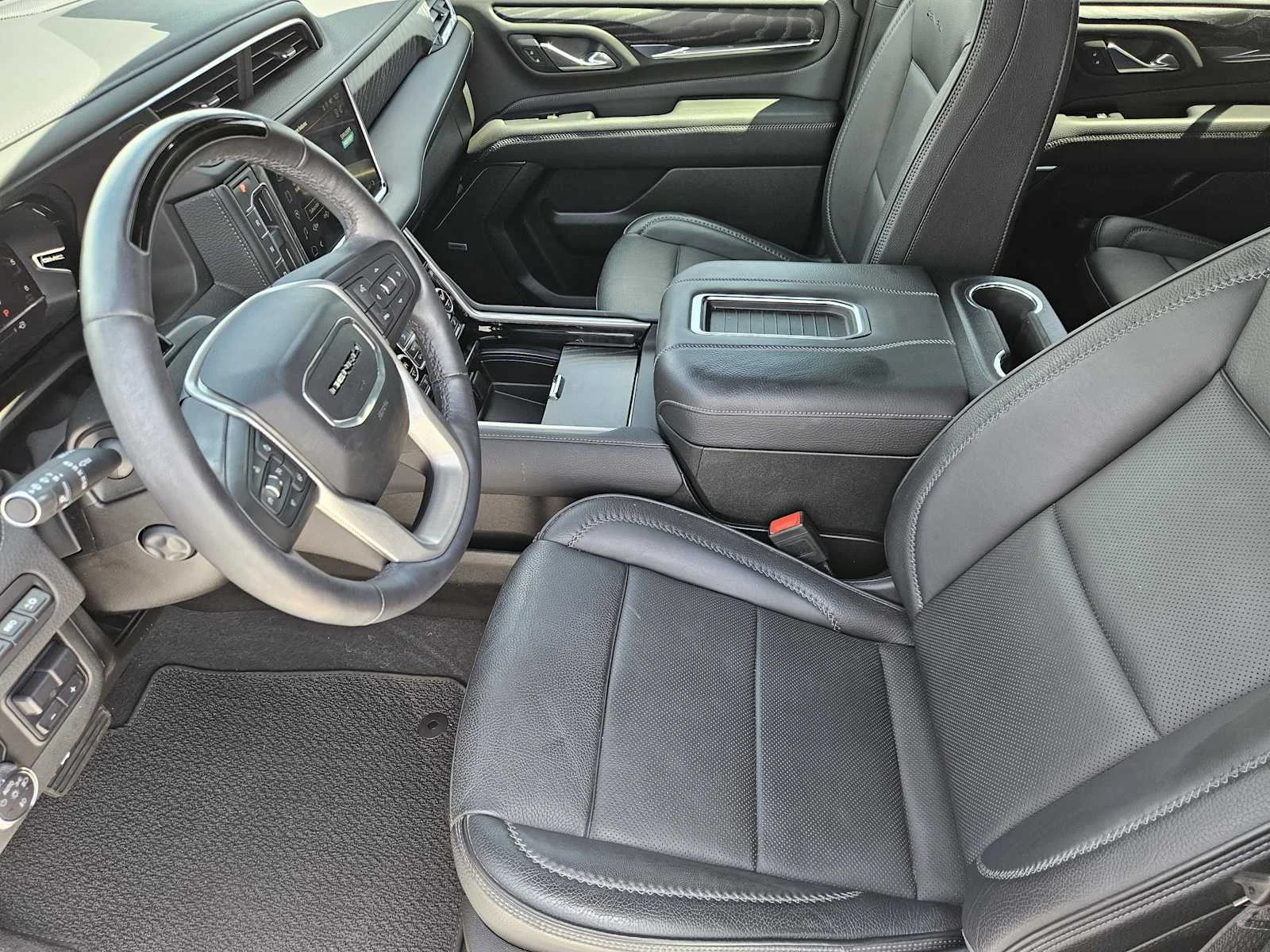 Used 2023 White Frost Tricoat GMC Denali image 12