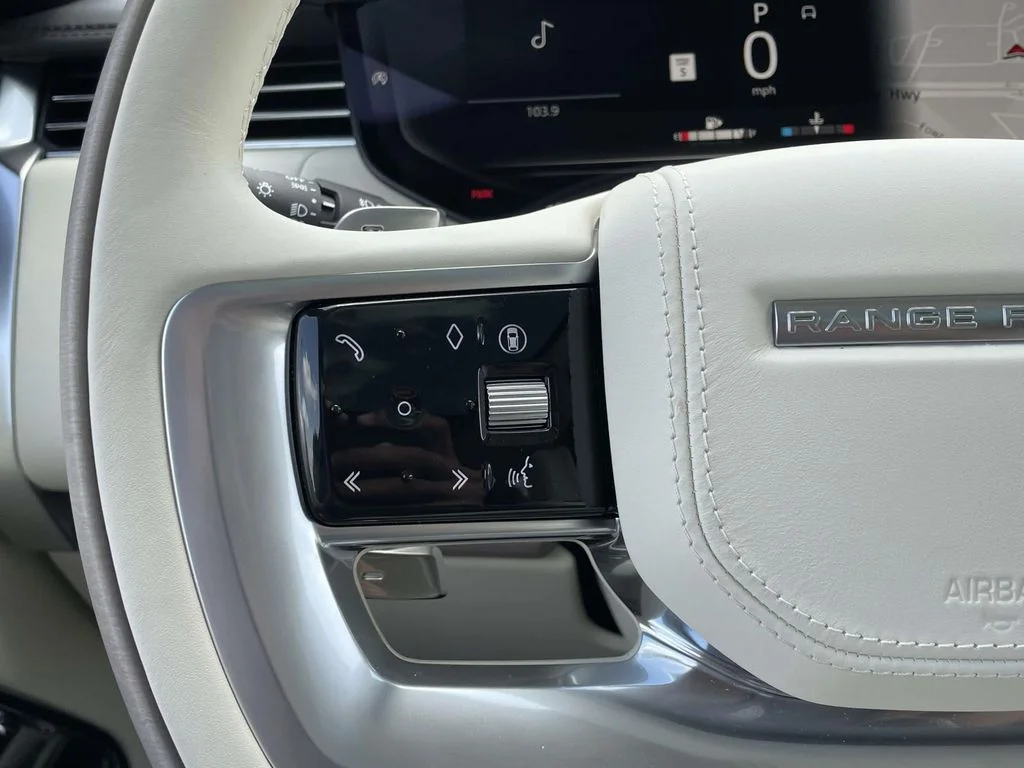 New 2026 Ostuni Pearl White Land Rover Autobiography image 39