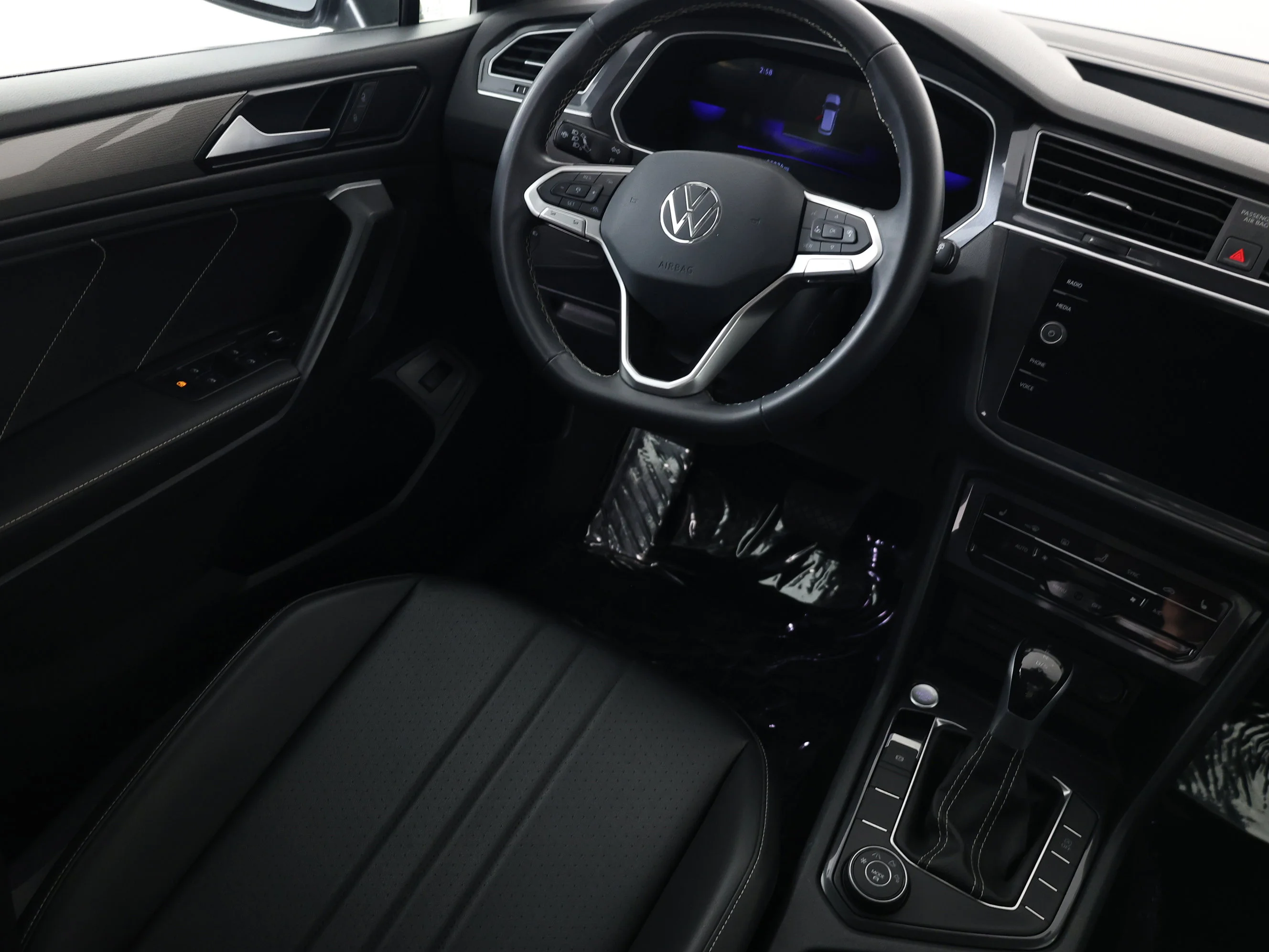 2024 Volkswagen Tiguan SE - Photo 6