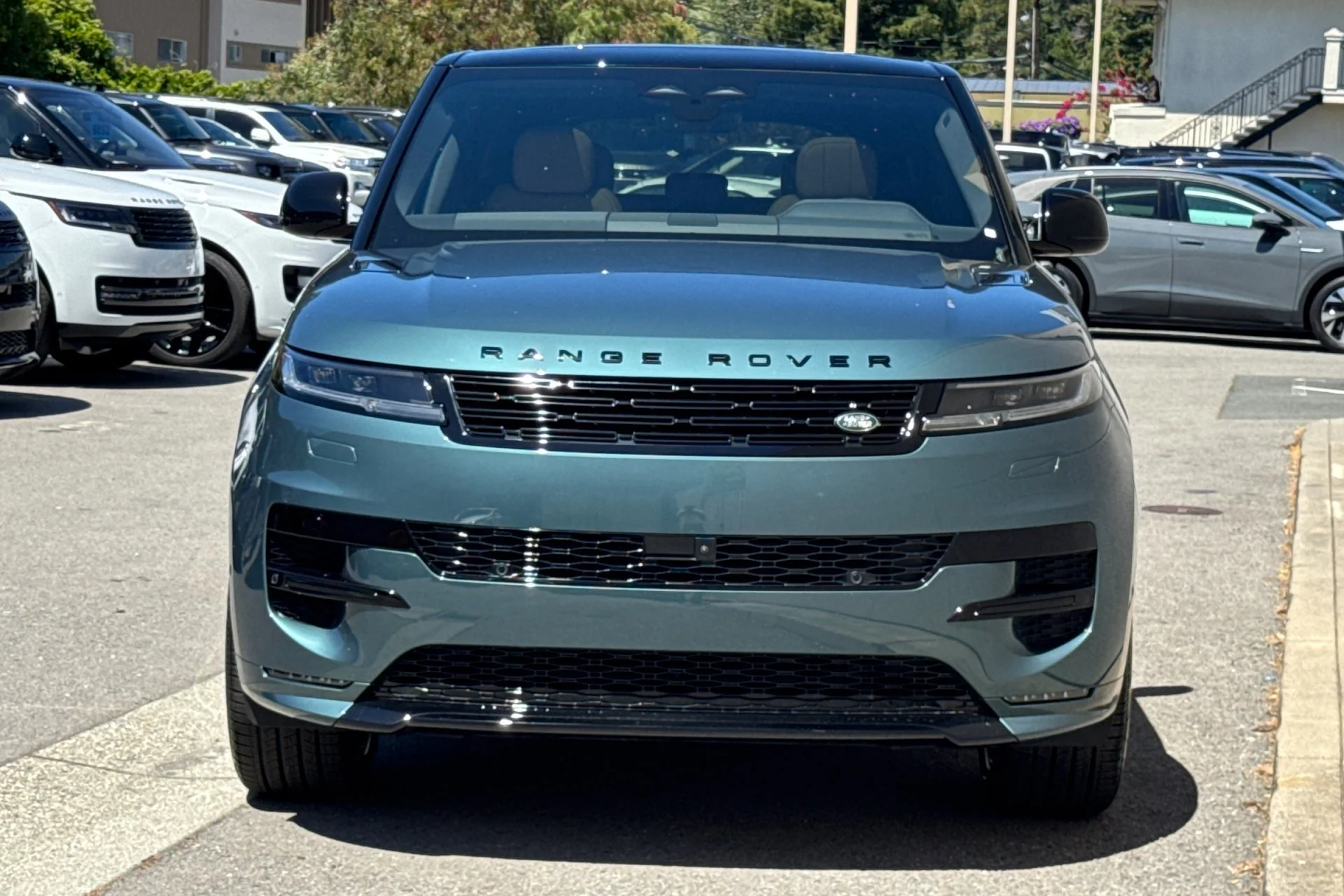 New 2026 Giola Green Land Rover Dynamic SE image 10