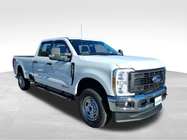 Used 2025 White Ford XL image 11