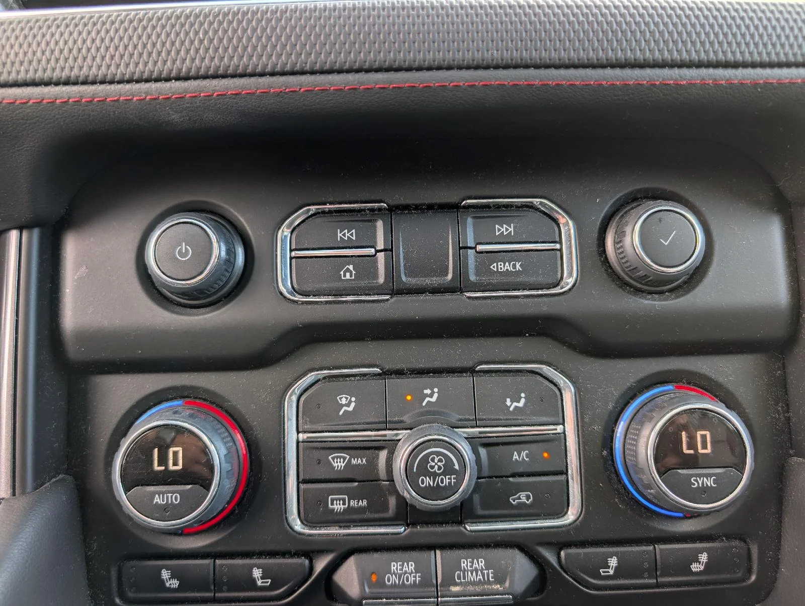 Used 2022 SUMMIT WHITE Chevrolet RST image 19