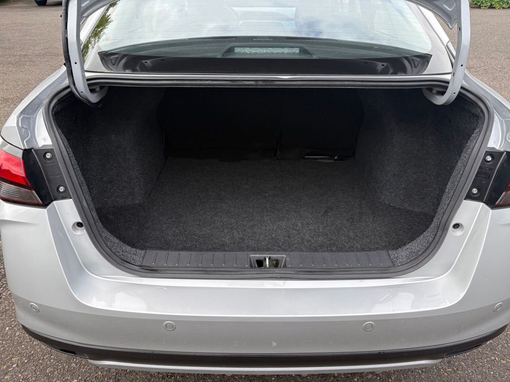 Used 2025 Brilliant Silver Metallic Nissan 1.6 SV image 20