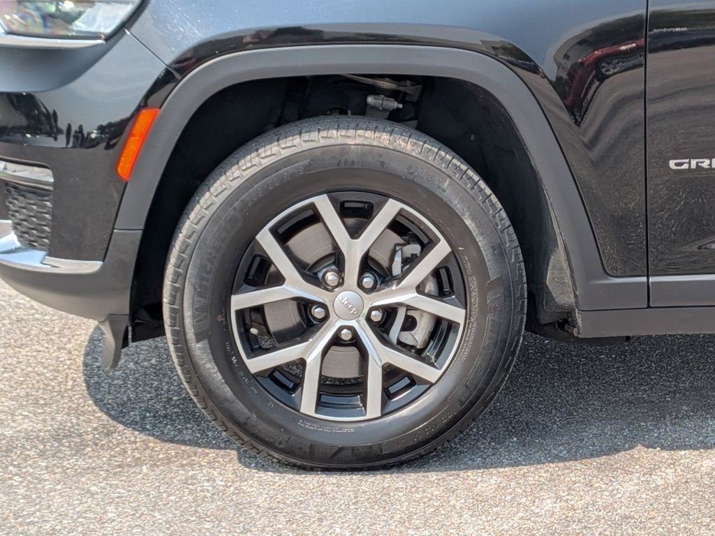Used 2024 Black Jeep Limited image 12