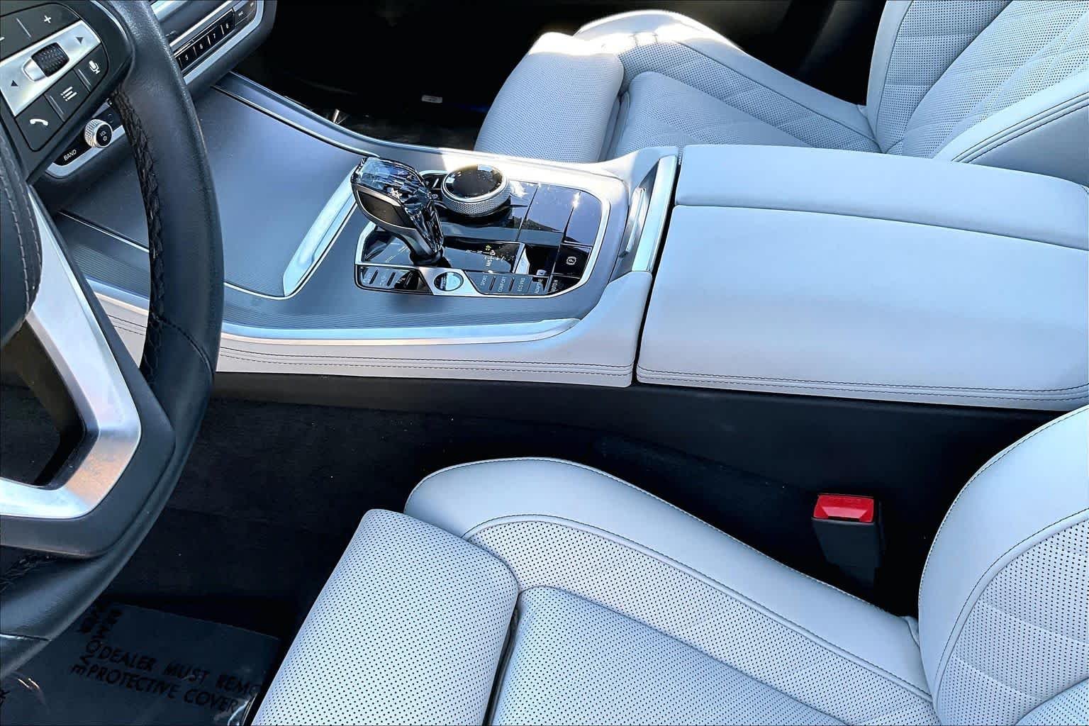 Used 2023 Phytonic Blue Metallic BMW sDrive40i image 16