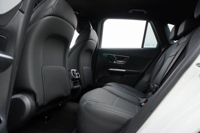 New 2026 Polar White Mercedes-Benz GLC 300 image 29
