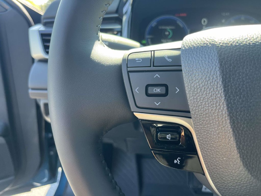 New 2026 Ocean Gem with Midnight Black Metallic roof Toyota XSE image 15