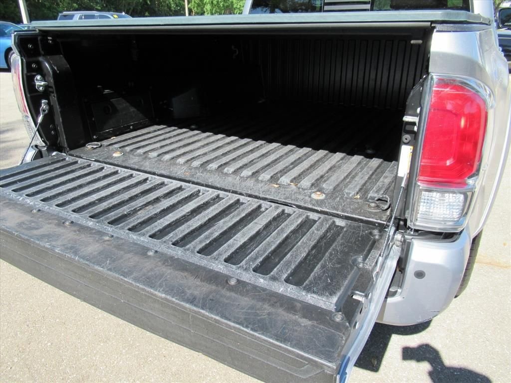 Used 2017 Silver Toyota Limited image 31