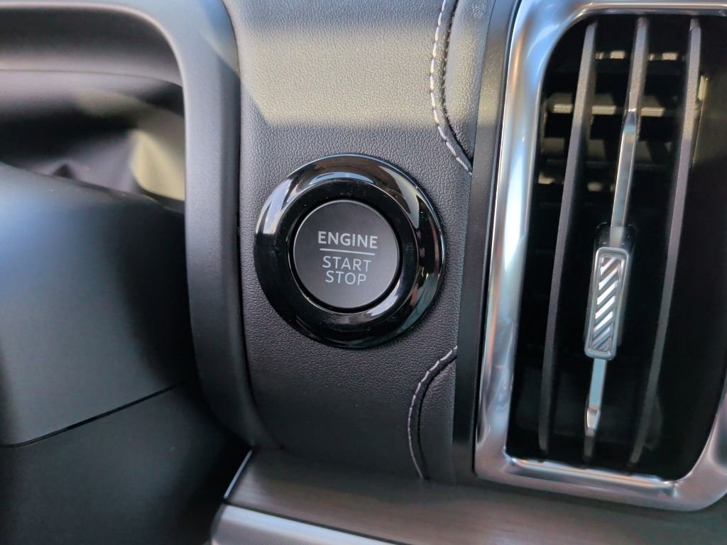 New 2026 Agate Black Metallic Ford MAX Platinum® image 25
