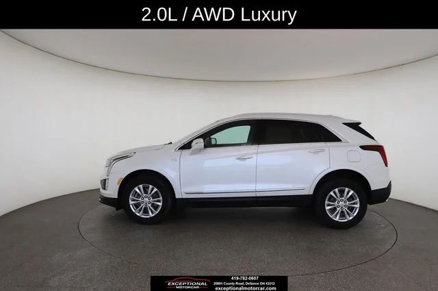 Used 2022 White Cadillac Luxury image 7