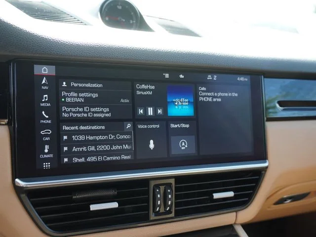 Used 2020  Porsche Base image 24