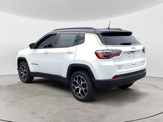 New 2026 Bright White Clearcoat Jeep LIMITED 4X4 image 3