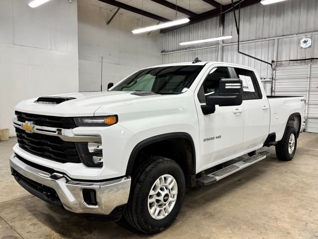 Used 2025 White Chevrolet LT image 3