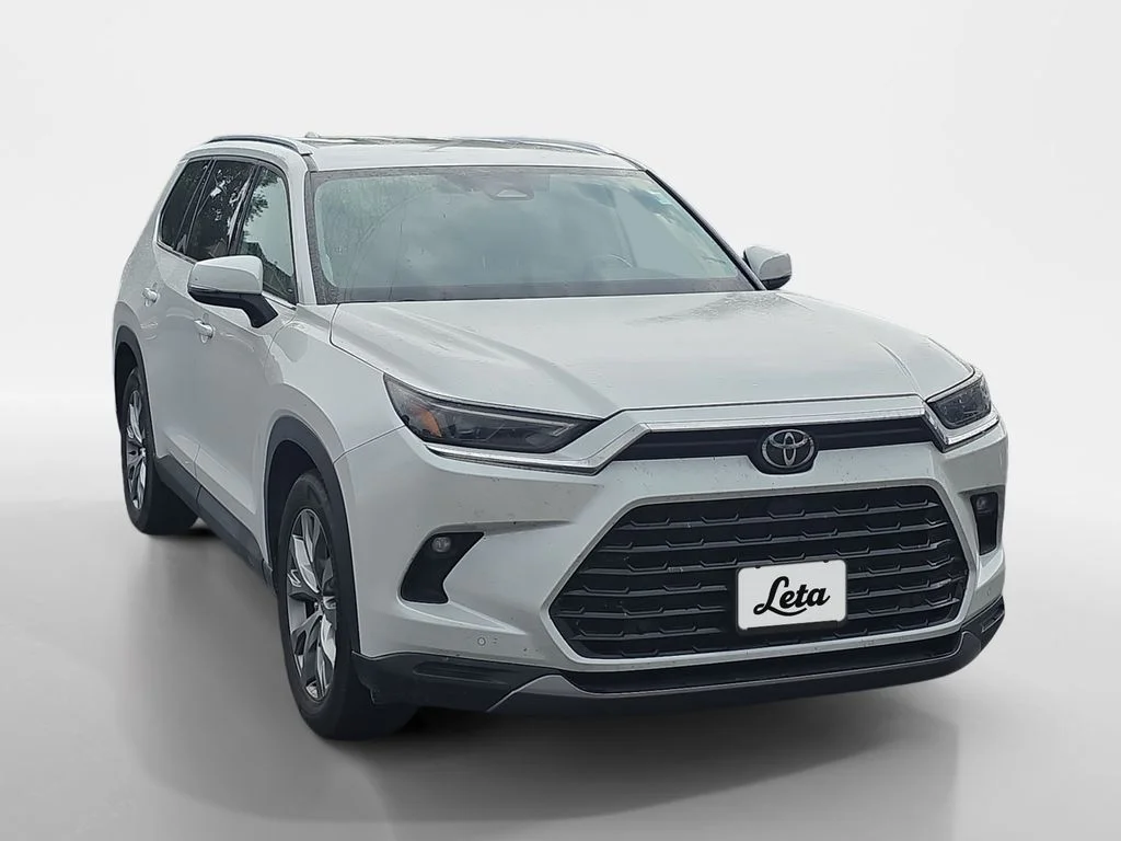 Used 2024 Wind Chill Pearl Toyota Limited image 4