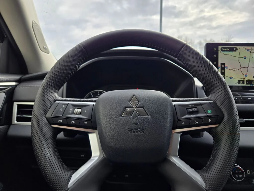 New 2026 Black Mitsubishi SE image 29