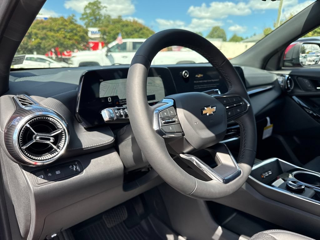 2027 Chevrolet Equinox LT - Photo 13