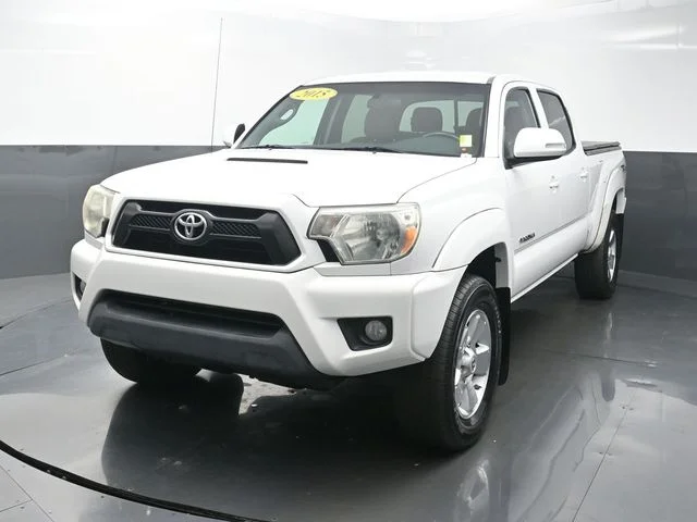 Used 2015 White Toyota Base image 1