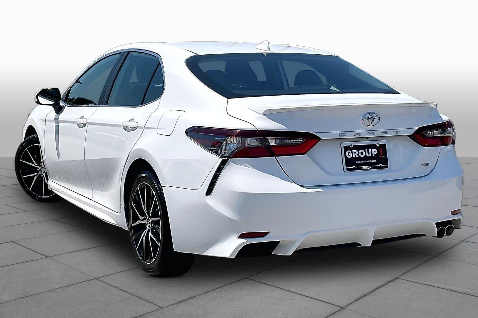 Used 2024 Ice Cap Toyota SE image 12