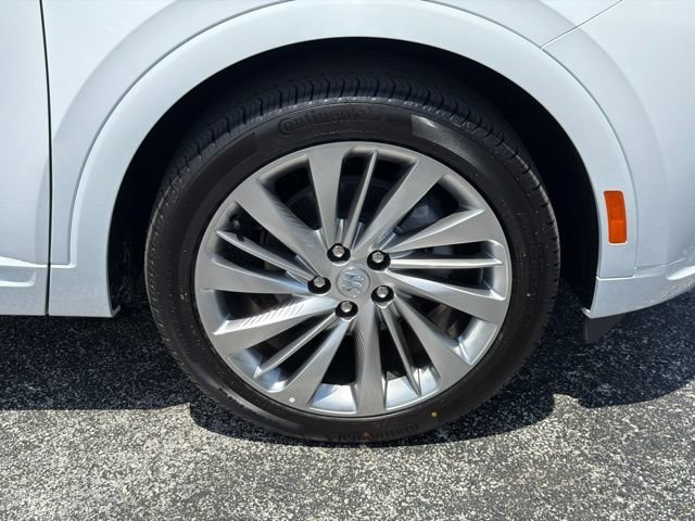 New 2026 Iridescent White Tricoat Buick Avenir image 11