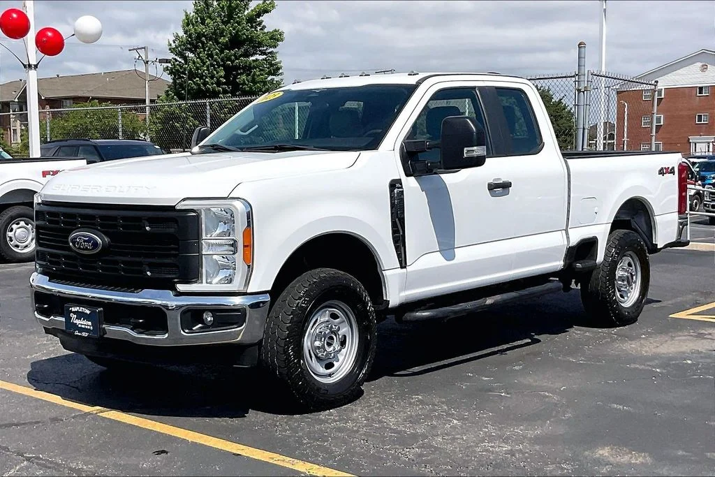 Used 2023 White Ford XL image 11