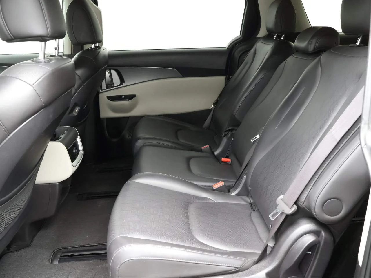 Used 2024 Deep Chroma Blue Kia LX image 9