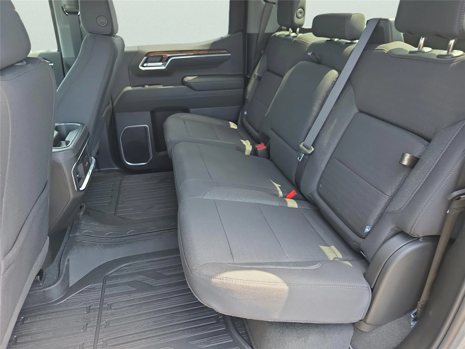 New 2026 Sterling Metallic GMC Elevation image 15
