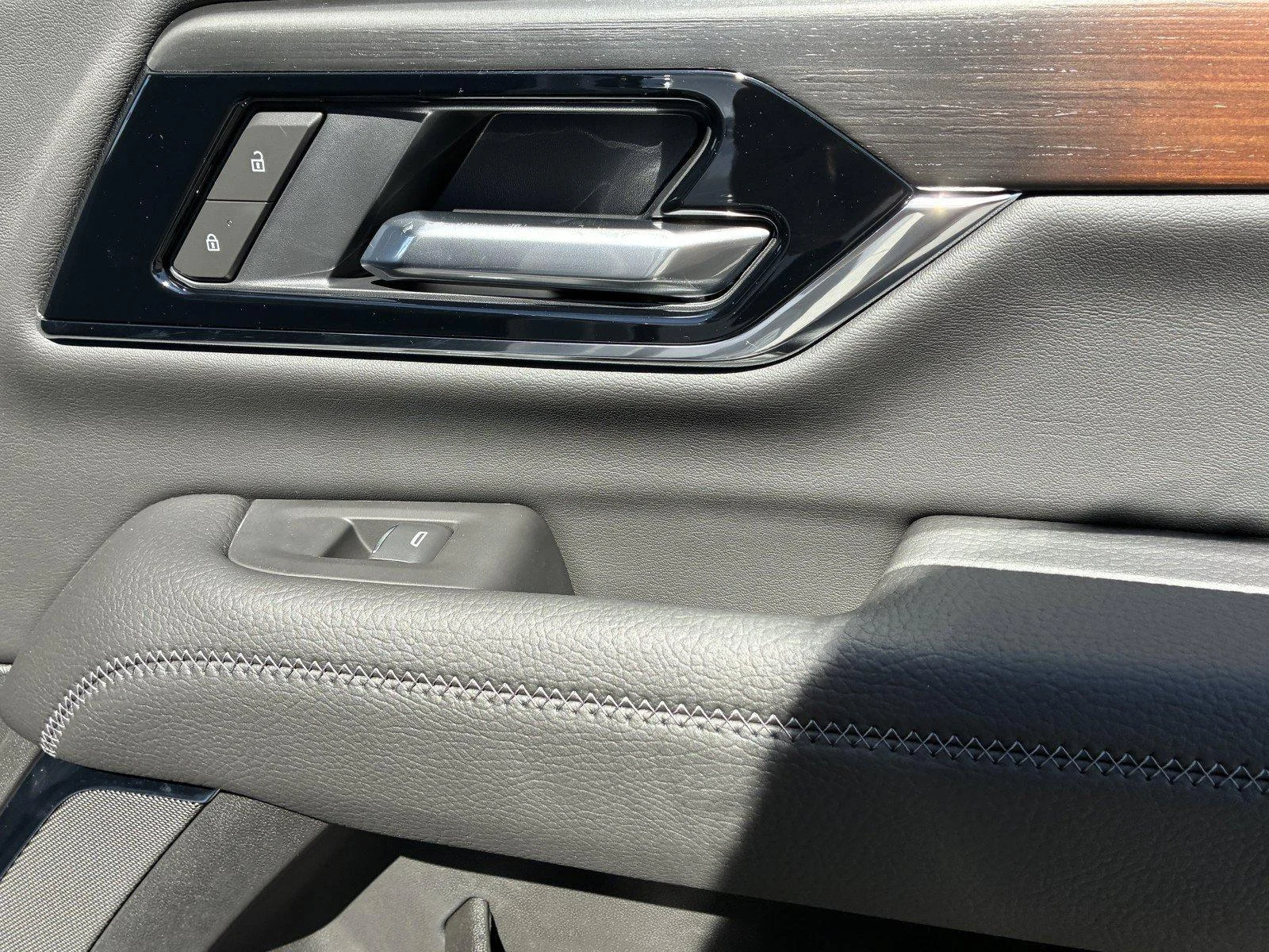 2026 GMC Yukon XL Denali - Photo 13