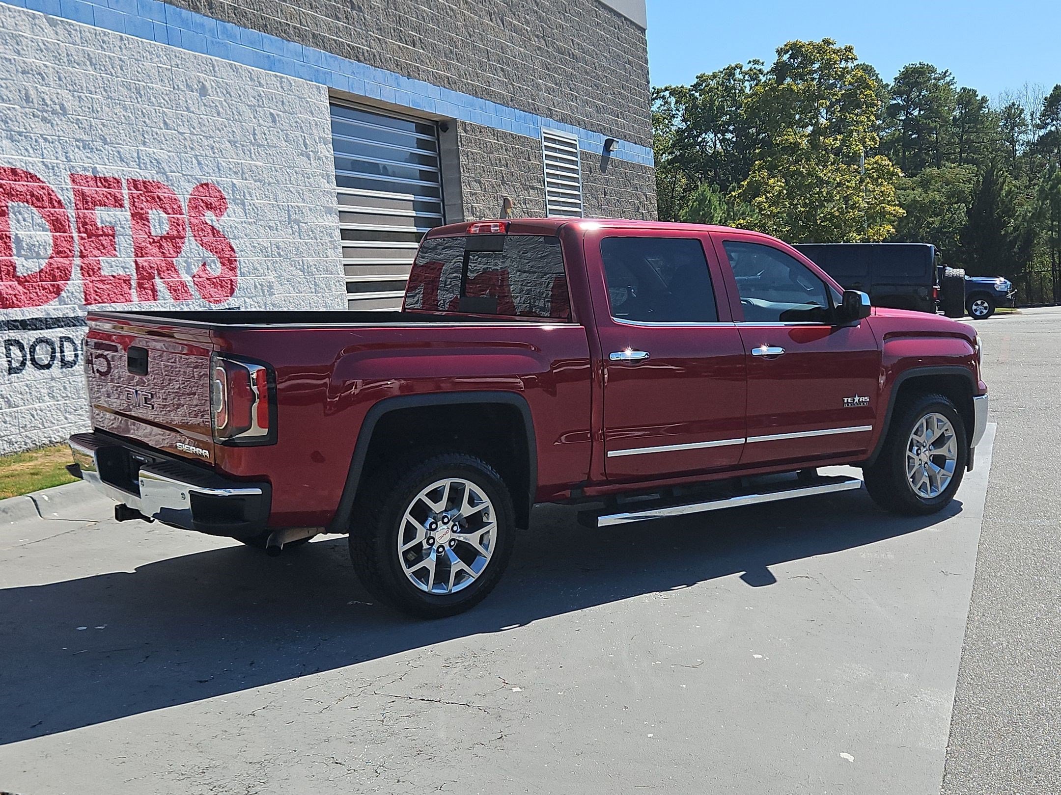 Used 2018 Red Quartz Tintcoat GMC SLT image 7