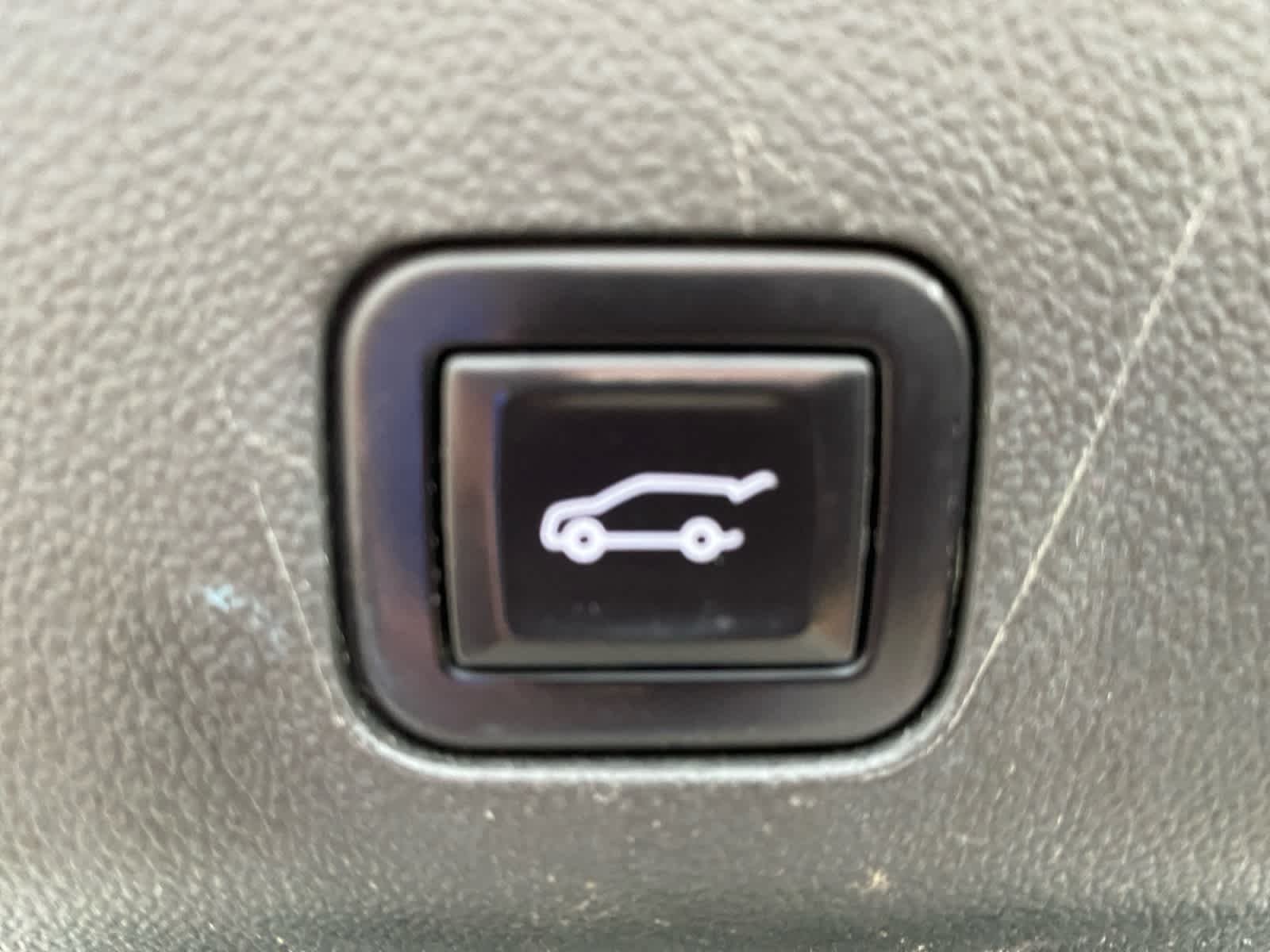 Used 2022 Summit White Chevrolet RST image 24