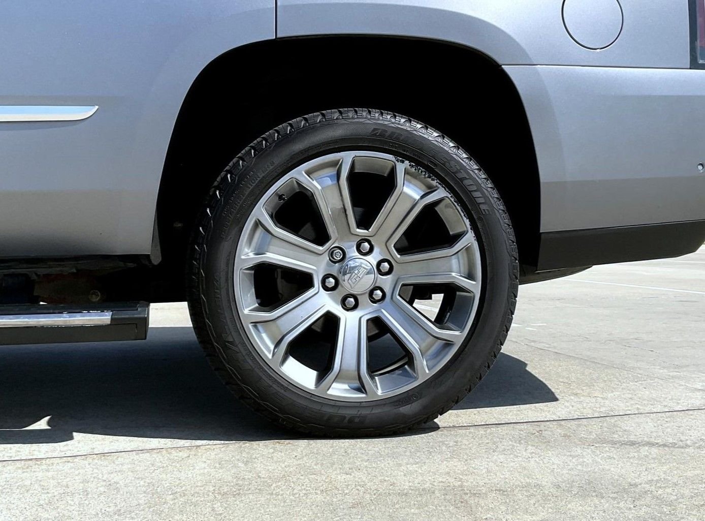 Used 2019 Gray Cadillac Premium Luxury image 25