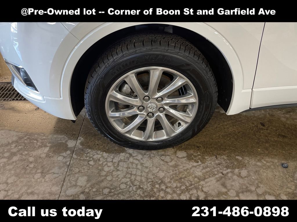 Used 2019 SUMMIT WHITE Buick Essence image 11