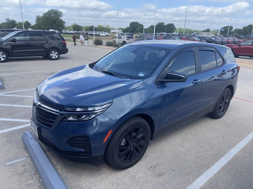 2024 Chevrolet Equinox LS's photo