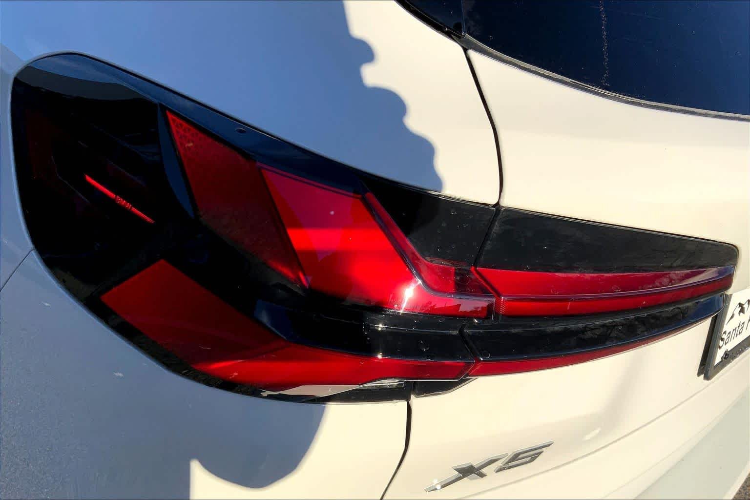 New 2026 Alpine White BMW xDrive40i image 14