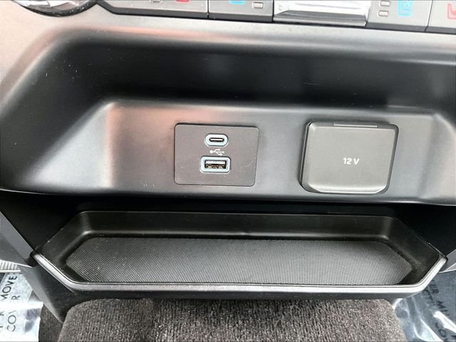 Used 2021 White Ford Lariat image 28