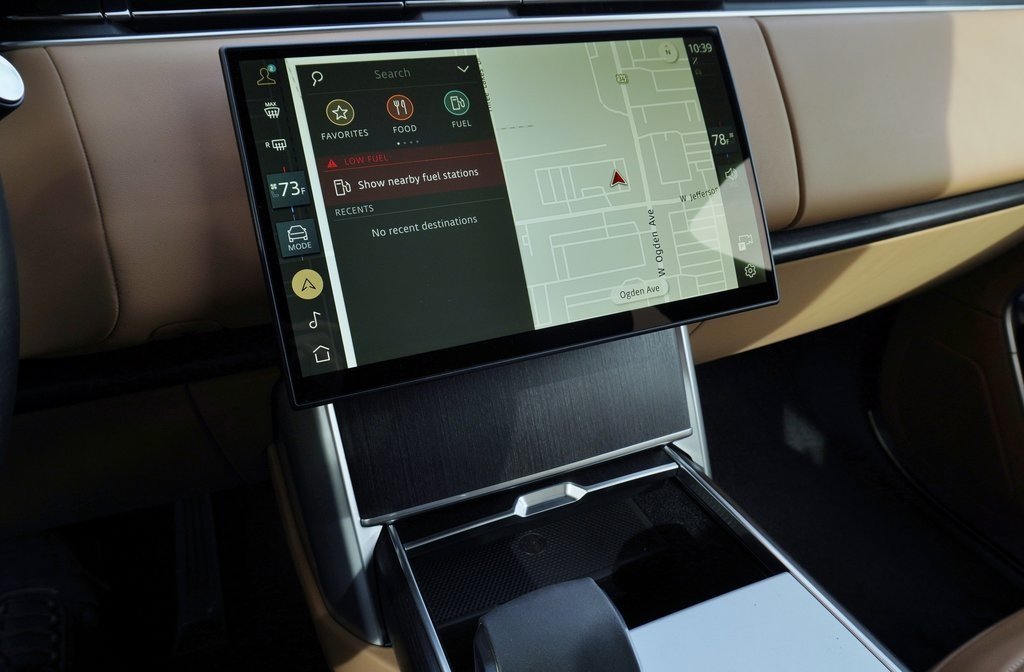 2026 LAND ROVER RANGE ROVER - Image 17