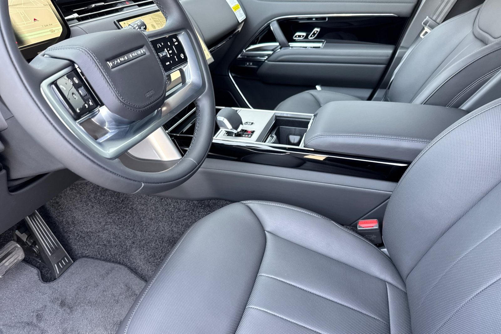 New 2026 Santorini Black Land Rover SE image 9