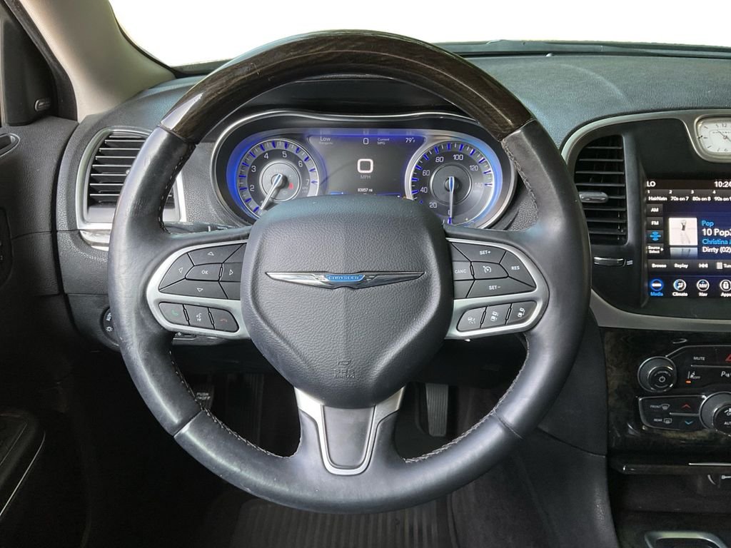 Used 2018 Gray Chrysler Limited image 17