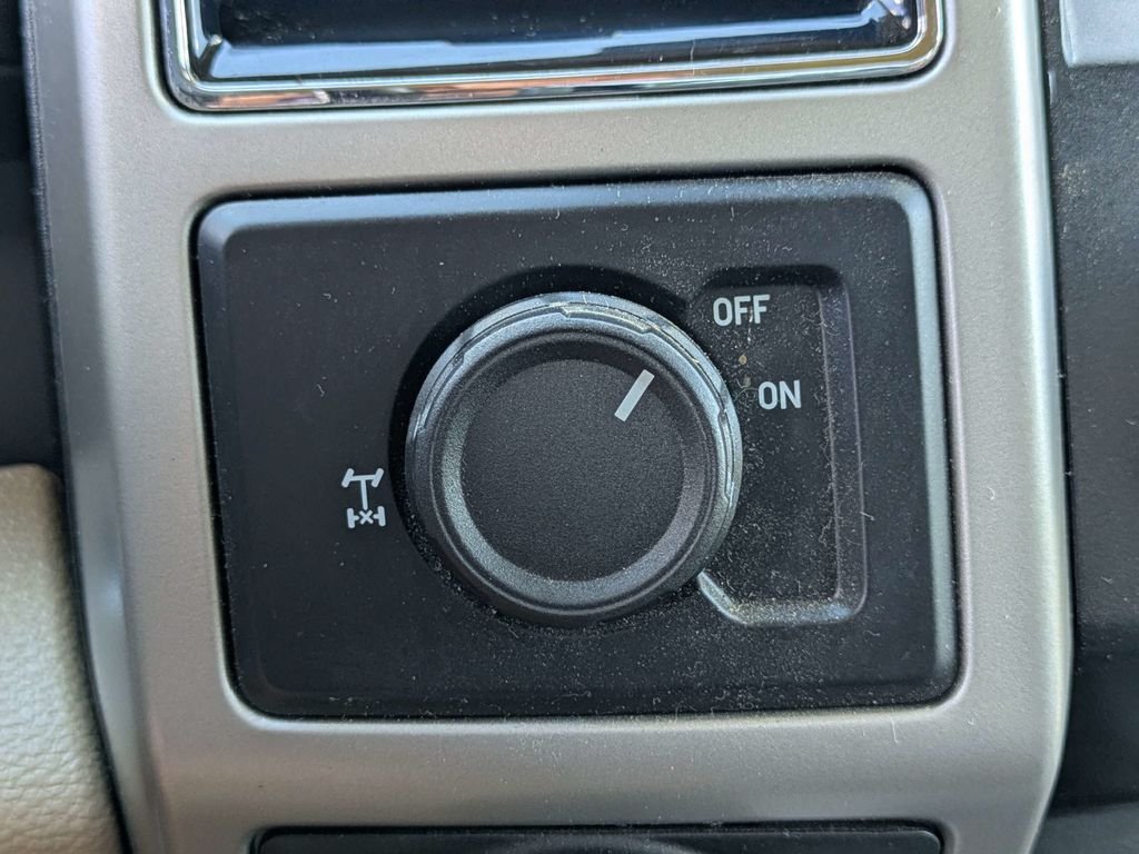 Used 2020 White Ford Lariat image 24