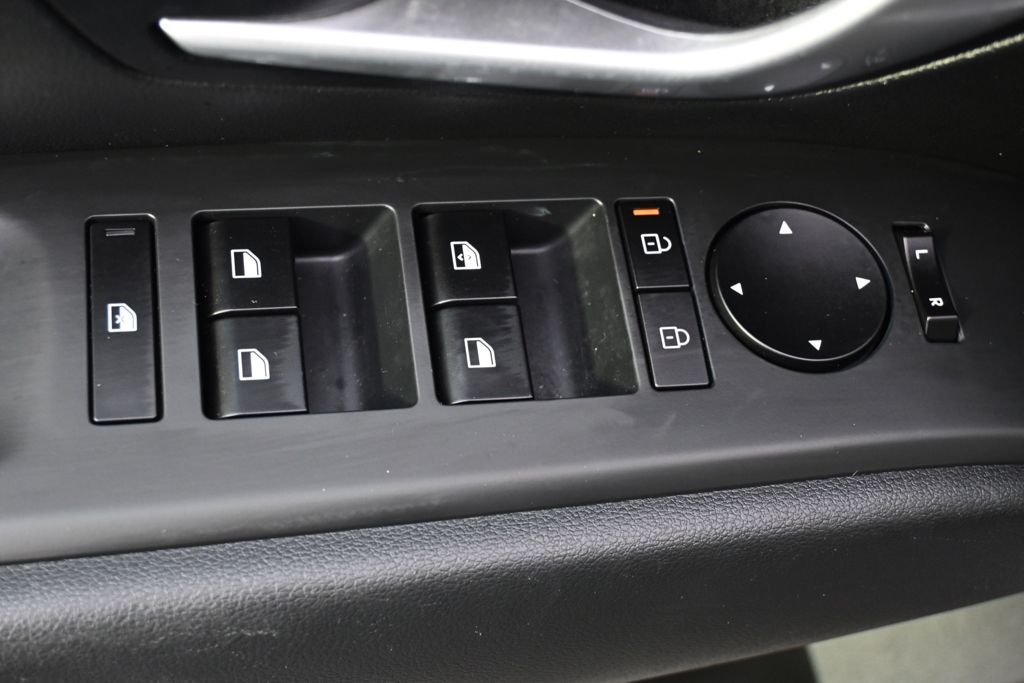Certified Used 2025 Phantom Black Hyundai SE image 18