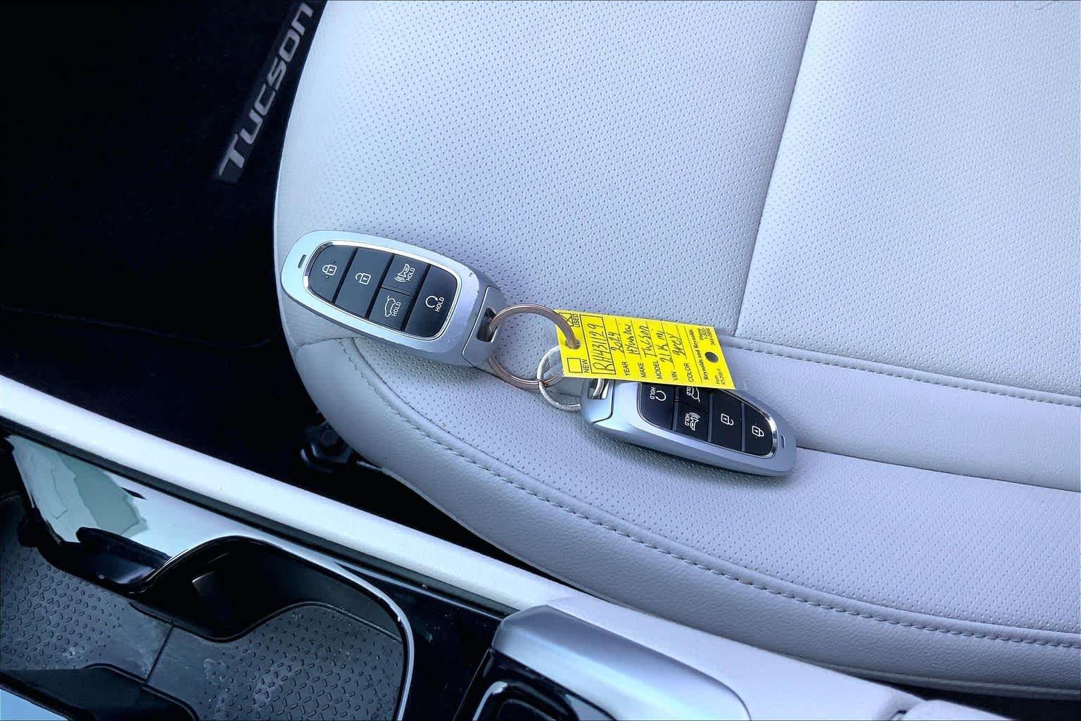 Used 2024 Hampton Gray Hyundai SEL image 15