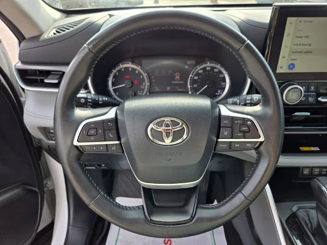 Used 2023 Beige Toyota XLE image 31
