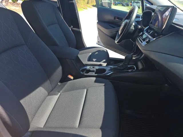 Used 2025  Toyota LE image 11