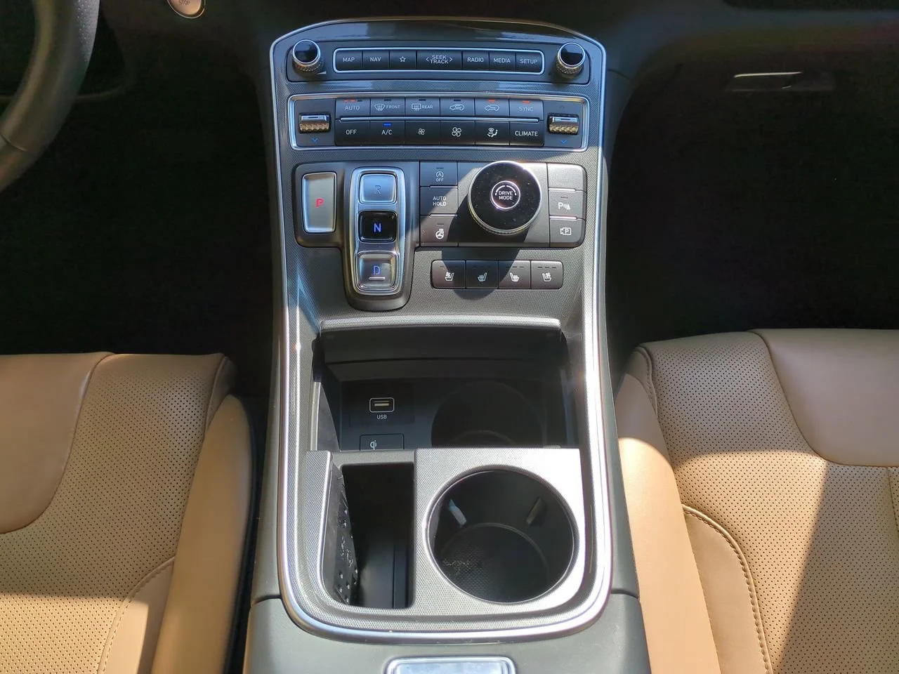 Used 2022 Hampton Gray Hyundai Calligraphy image 16