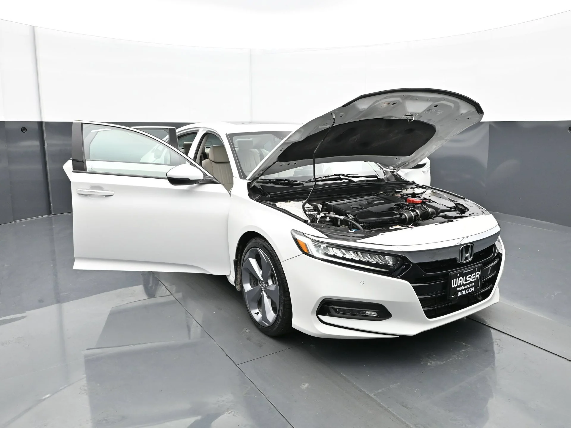 Used 2019 White Honda Touring 2.0T Auto image 43