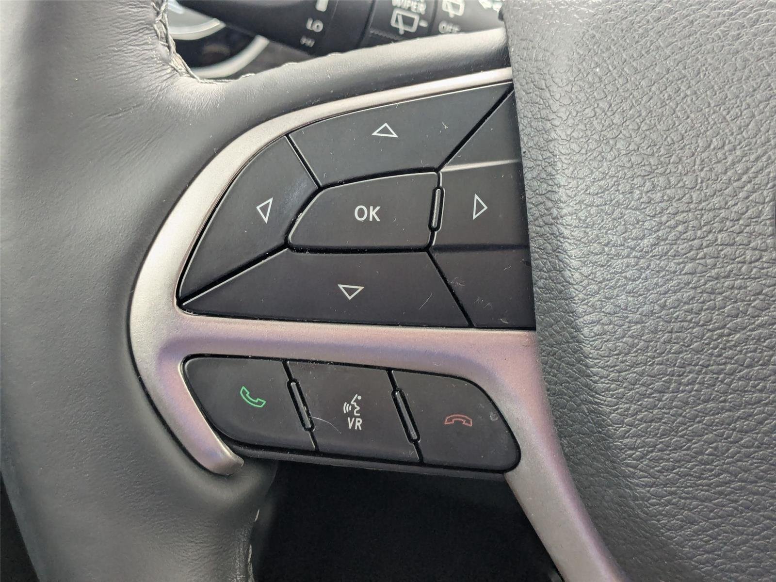Used 2019 Bright White Clearcoat Jeep Overland image 19