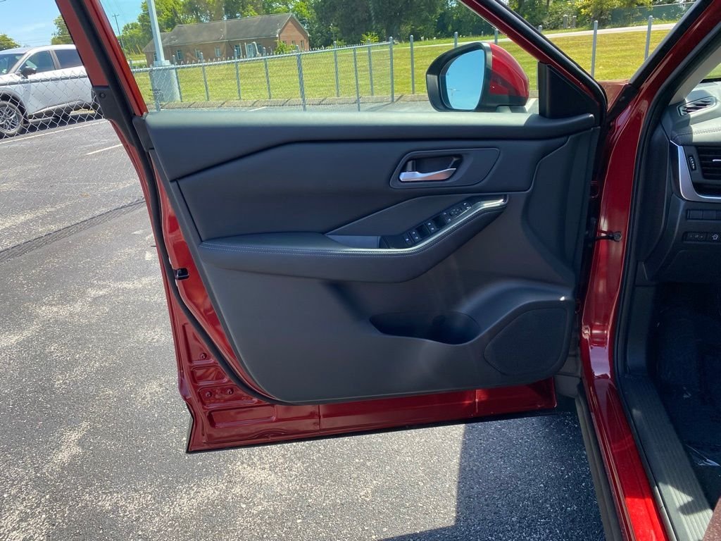 2026 Nissan Rogue SV - Photo 12